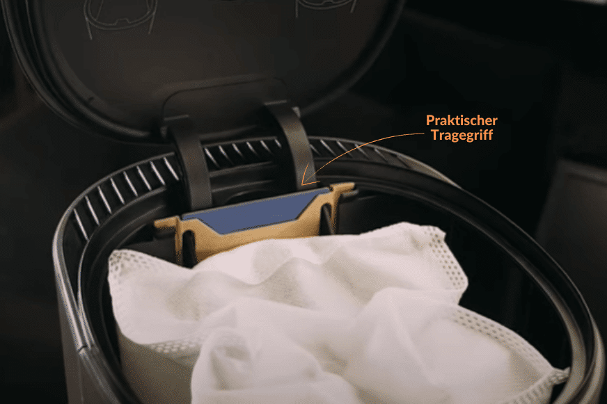 Der gesamte Dreck wird im großen Staubbeutel in der Absaugstation des T8 AIVI und des T8+ verstaut